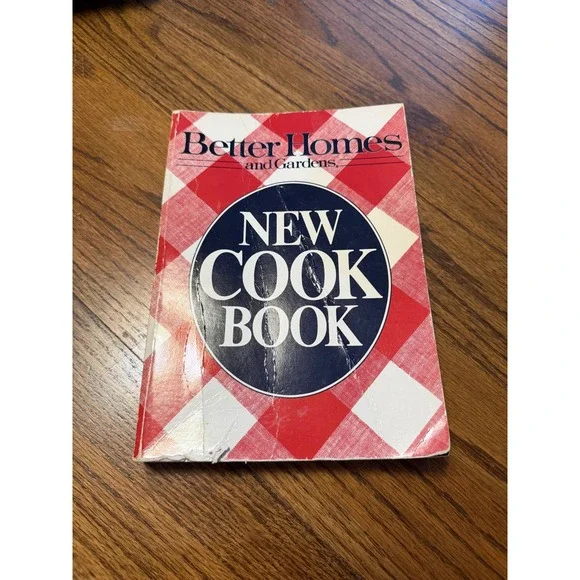 Better Homes and Gardens New Cook Book 1981 Vintage Red Gingham Plaid Paperback