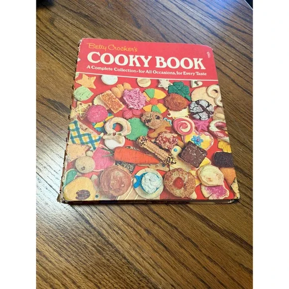 Vintage 1976 Betty Crocker's Cooky Book Spiral Hardcover Retro Cookie Recipes