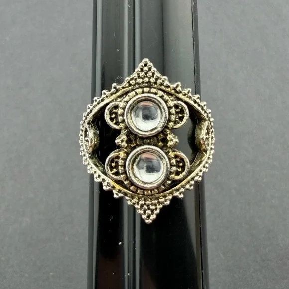 Vintage Style Silver Tone Faux Moonstone Filigree Statement Ring Size 7.75‎