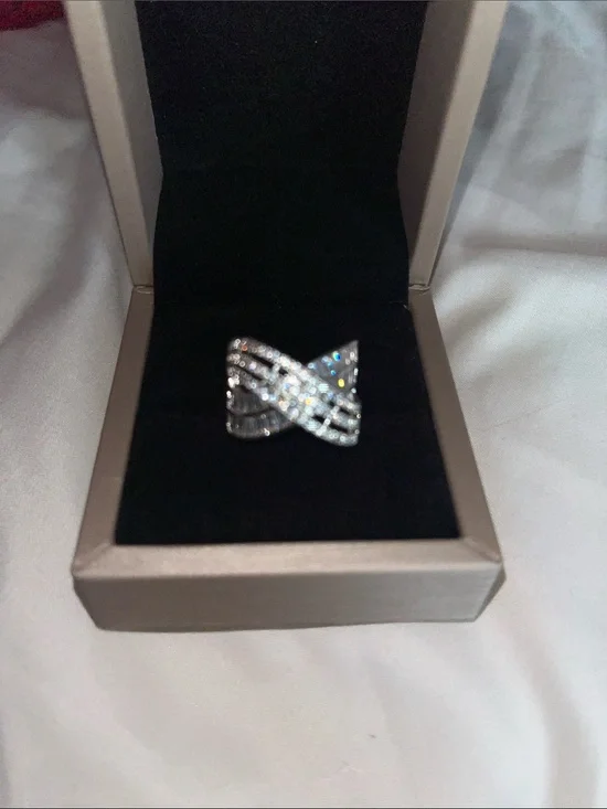 Crisscross Pavé Zircon diamond Ring in Silver Tone