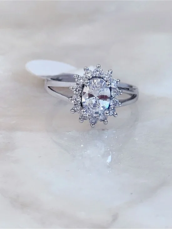 Silver Tone Oval Halo CZ Ring Size 8 NEW