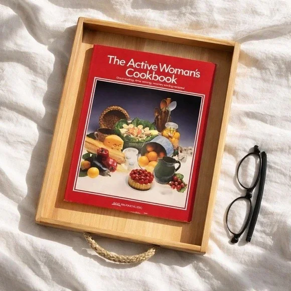 Vintage 1980 Avon The Active Woman's Cookbook Recipes Cook Book‎ Cooking