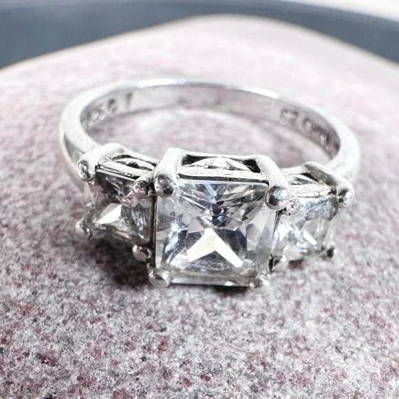 Vintage Style 925 Sterling Silver 3-Stone CZ Ring Size‎ 7 Filigree Engagement
