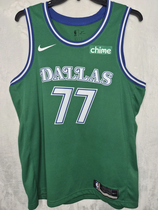 Nike NBA Dallas Mavericks Luka Doncic 77 Green City Edition Jersey Size XL 52