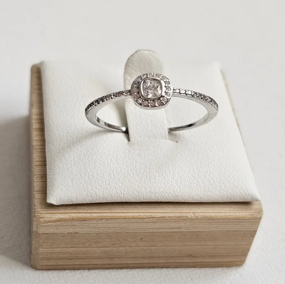 Halo round cut cz sterling silver ring 9