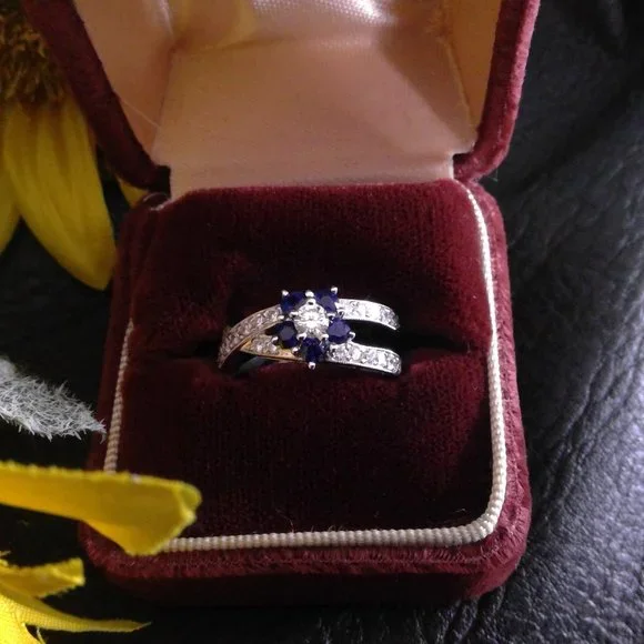 NWT 18K White Gold Size 6 Diamond and Sapphire Ring