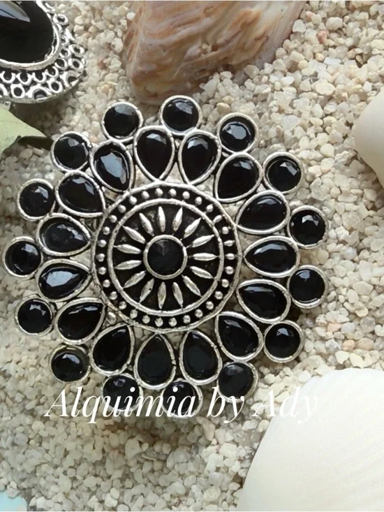 MONUMENTAL FLOWER Black onyx and Silver Floral Statement Ring
