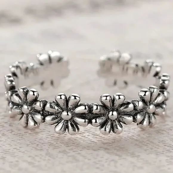 Sterling Silver Daisy Flower Adjustable Open Band Ring NWT