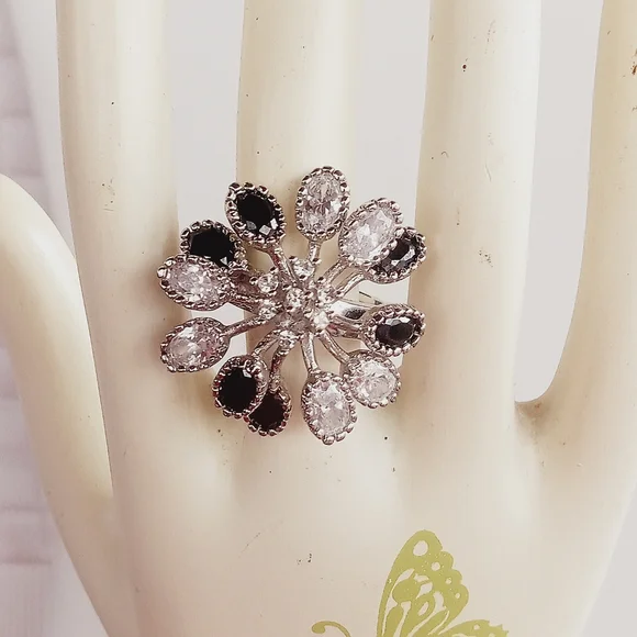 Silver Tone White Black Crystal Ring Floral Burst Sparkle Statement Sz 6.5