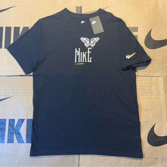 Nike Sportswear Swoosh Graphic logo tee