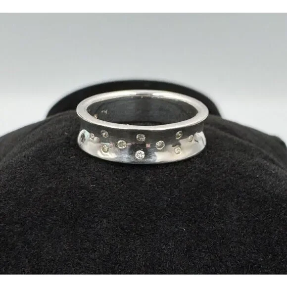 Silver Tone Scattered‎ CZ Concave Band Stackable Ring Signed TH IBB Size 6.75