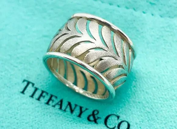 Tiffany & Co. Paloma Picasso Villa Palm Leaf Wide Silver Ring Band Size 4.75