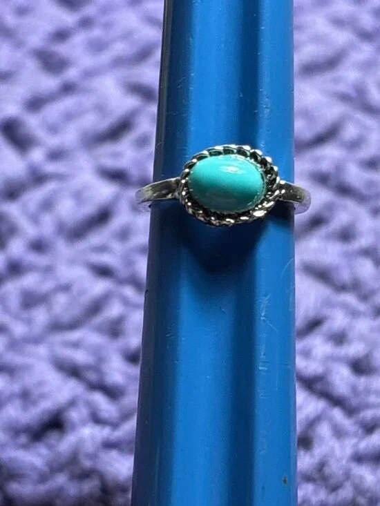 Oval Faux Turquoise Cabochon Silvertone Ring Size 6.5