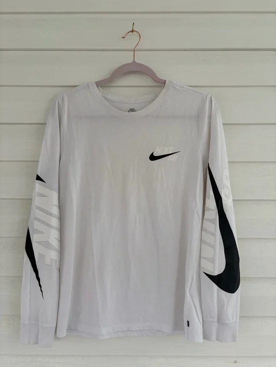 ✨ 3 for $15 Bundle Deal ✨Nike Men's White and Black Long Sleeve Tee