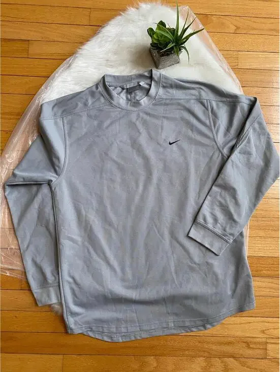 Nike Long Sleeve Athletic Shirt Gray Medium