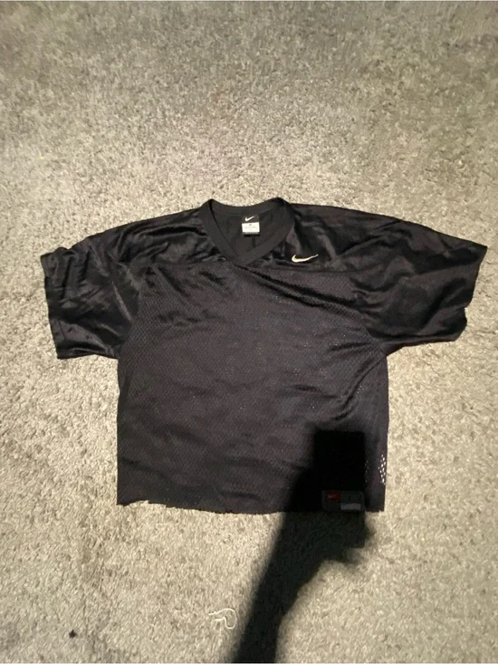 Nike Men’s Black Short-Sleeve Athletic Mesh Shirt jersey cropped