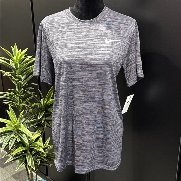 Nike The Nike Tee, Dri-Fit Athletic,casual,crew neck,stretch,lightweight,logo