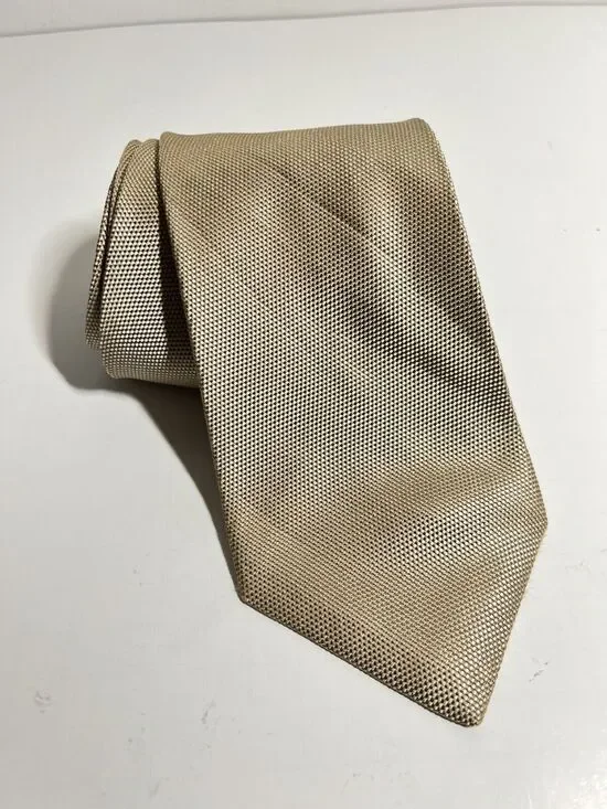 Gucci EUC Classic Gold Print 100% Silk Tie 58