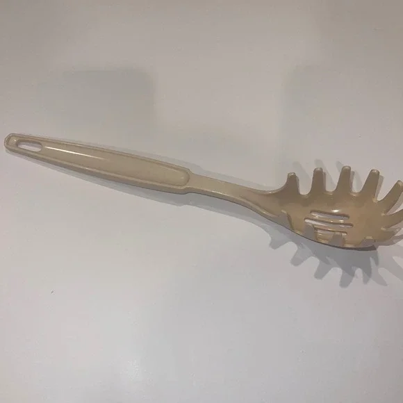 Ekco Pasta‎ Fork Server Almond Beige Vintage Slotted Spoon USA