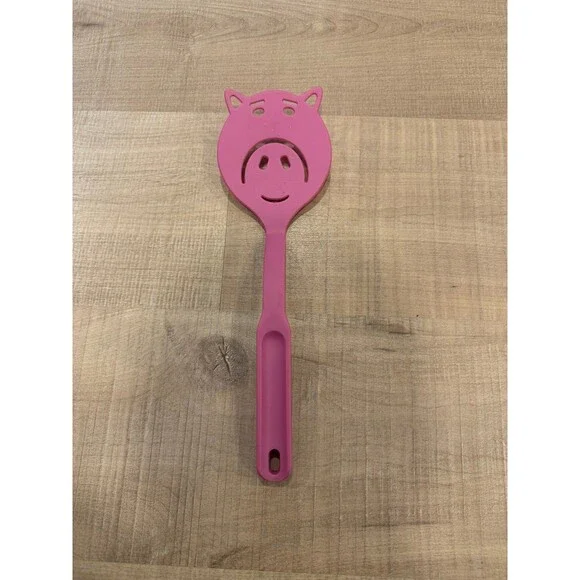 Pampered Chef Disney Pixar Hammy Pink Spatula
