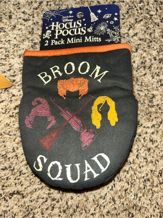 Disney Hocus Pocus Halloween Oven Mitts