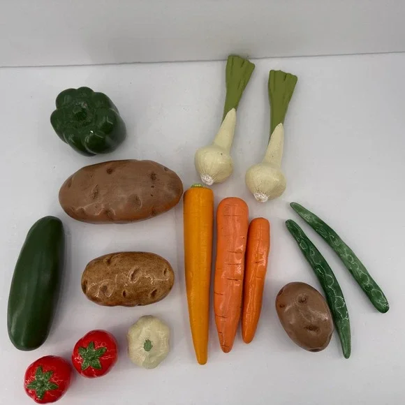 Vtg 15 Pc Lot of Ceramic Vegetables Real Size Tomato Potato Onion Garlic Pepper