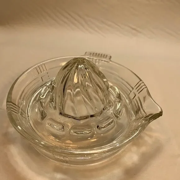 Vintage Depression Glass Citrus Juicer Reamer