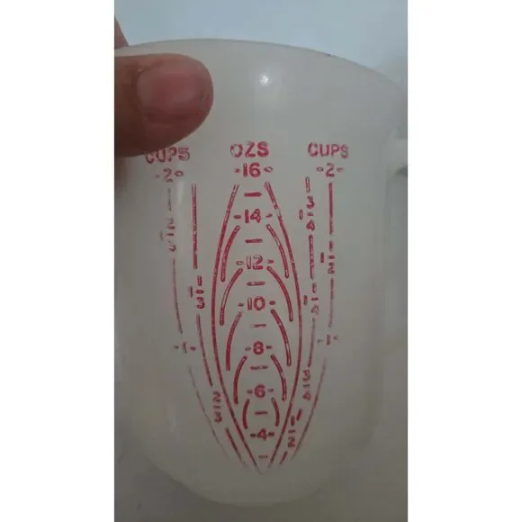 Vintage Tupperware 2 cup  Measuring Pitcher #`134 -3