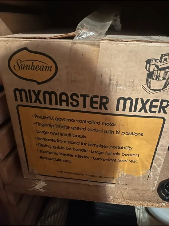 Vintage Sunbeam Mixmaster Stand Mixer 2.5 qt 125W 12-Speed Almond Stainless