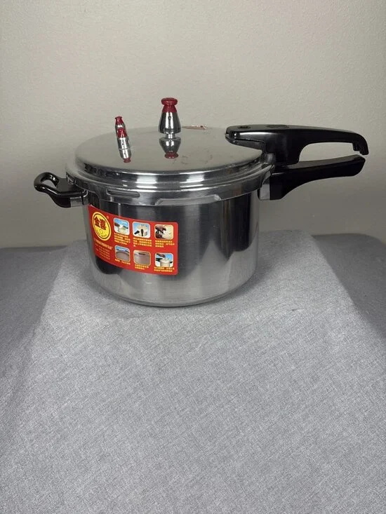 Aluminum Stovetop Pressure Cooker Safety Valve Rapid Cooking Pot Silver