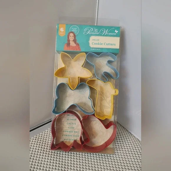 The Pioneer Woman 6-Piece Timeless Cookie Cutters NWT