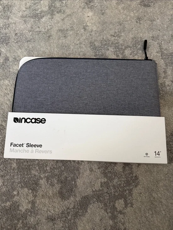 Incase Facet Sleeve — Dark Heather Gray (Fits 14” MacBook Pro)