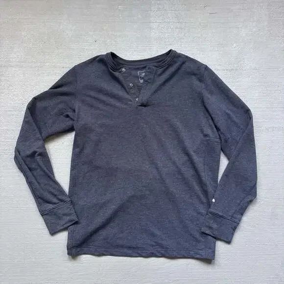 The North Face Men's Long Sleeve Henley Shirt Charcoal Heather Gray