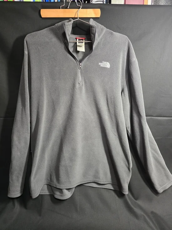 The North Face Men's Charcoal Gray Half-Zip Fleece Pullover