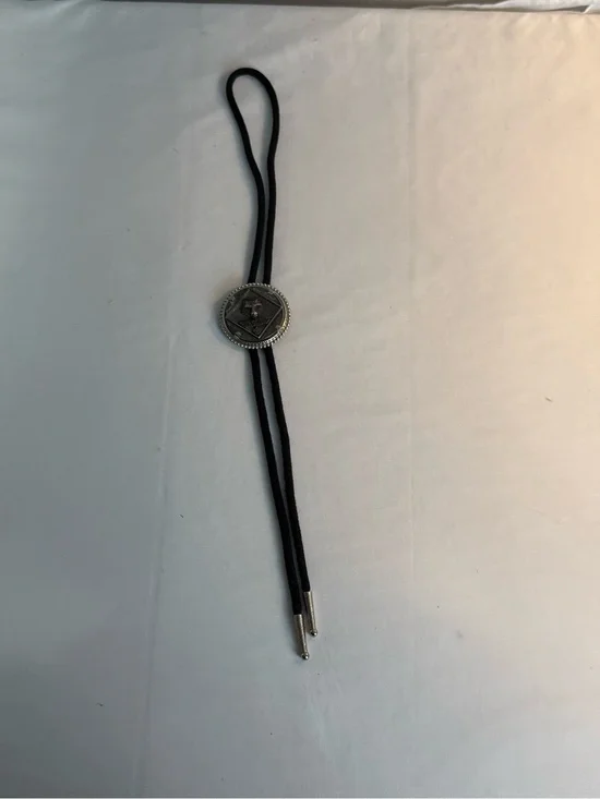 BOY SCOUTS OF AMERICA Cub Scouts Vintage Bolo Tie Pewter Wolf