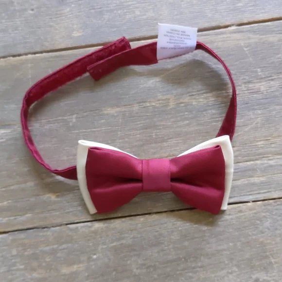 Size 12-24 months Janie and Jack satin holiday bow tie