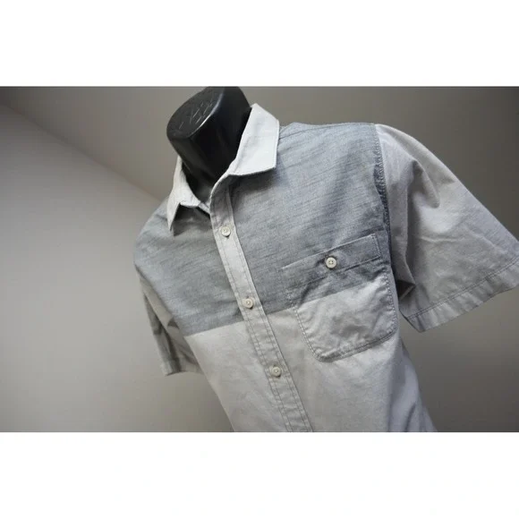The North Face‎ Button Up Shirt Mens Medium Grey Color Block Short Sleeve EUC