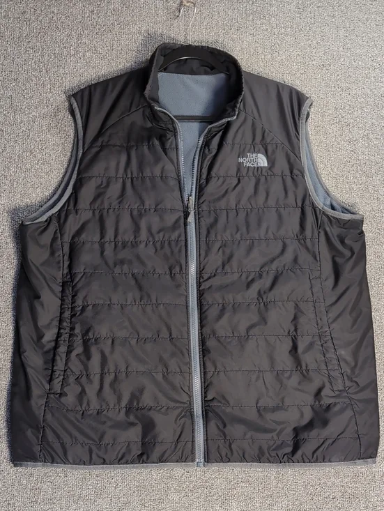 The North Face Trinity Reversible Puffer Fleece Vest Size XL in TNF Black/Gray