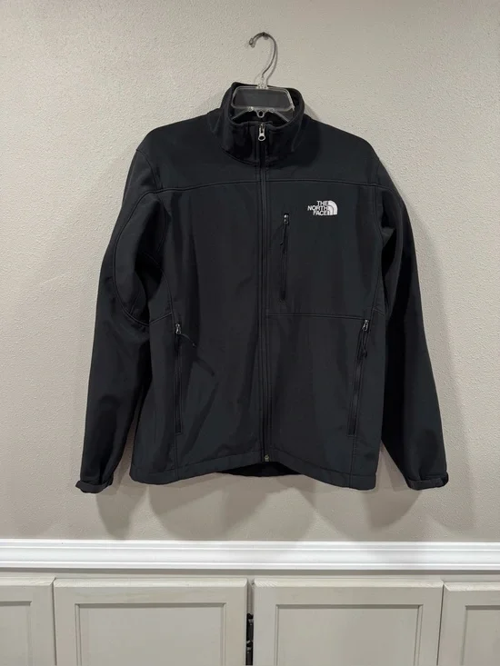 The North Face Men's Black Lightweight Softshell Jacket