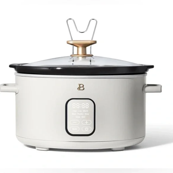 NWT Beautiful 6 Qt Programmable Slow Cooker | Color- White icing.