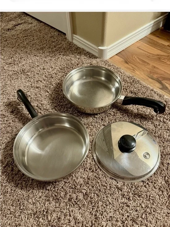 Saladmaster  Two 9 inch Stainless Steel frypan set with vapo lid