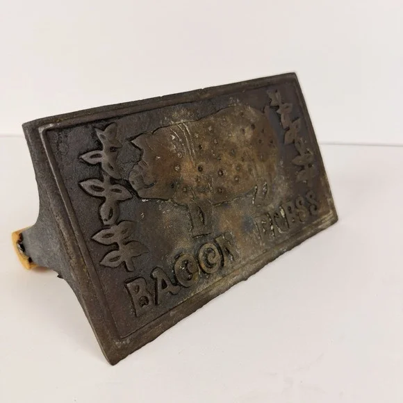 Vintage Cast Iron Bacon Press Pig Design Rustic‎ Farmhouse Kitchen Tool