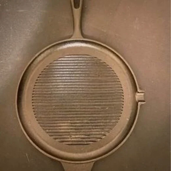 Cast Iron Skillet/Pan with Grilling Grooves [Item 362]