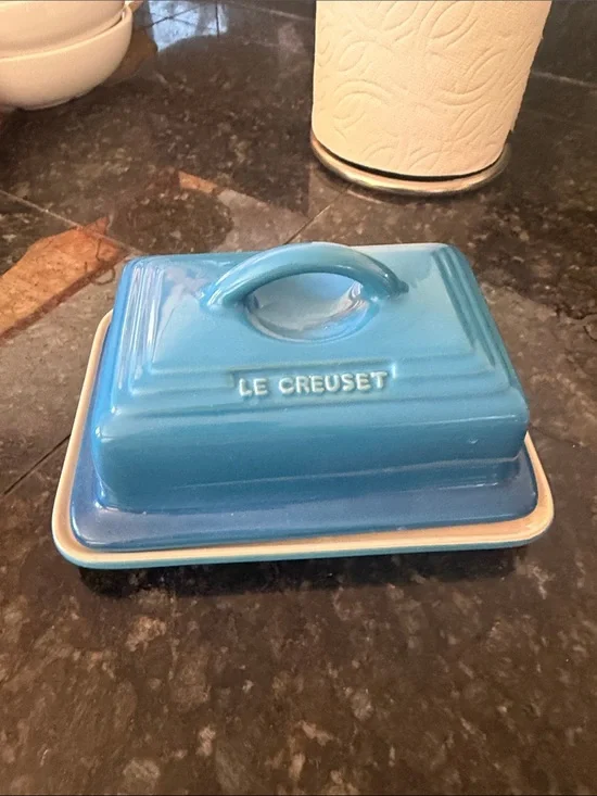 Bundle Le creuset butter dish blue and 2 grey egg cups