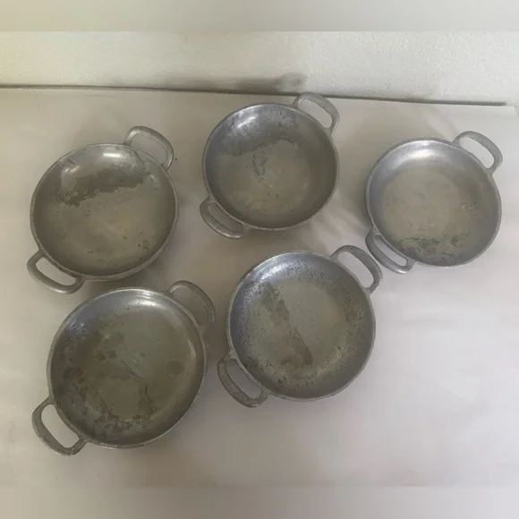 5 Vintage The Wilton Co. RWP Pewter Baking Pans