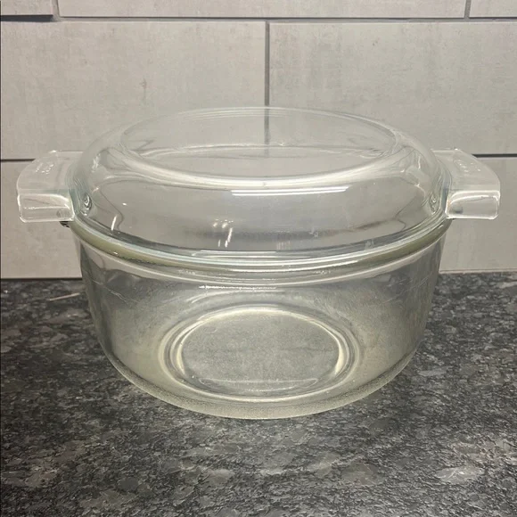 Pyrex Le France Glass Casserole Dish with Lid. Rare find. Made in France