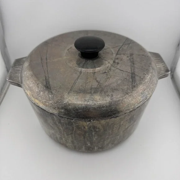 Magnalite Classic Dutch Oven 3Qt Silver Good Cast Aluminum Stockpot Lid R029