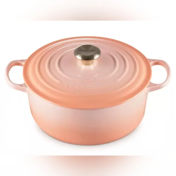 Le Creuset Signature Round Dutch Oven, 5.5 Qt., Color Pêche, Retail $434.95 USD