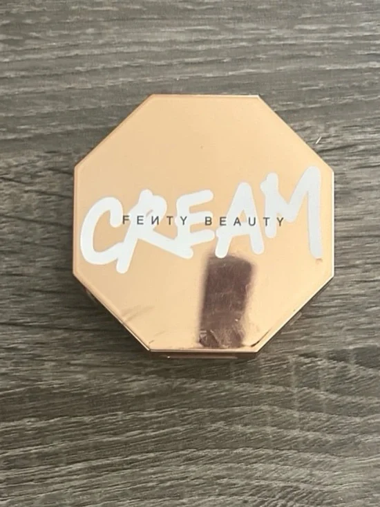 Fenty Beauty Cheeks Out Bronzer