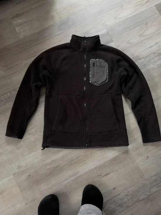 The North Face Black Men's Full-Zip Fleece with Quilted Chest Pocket
